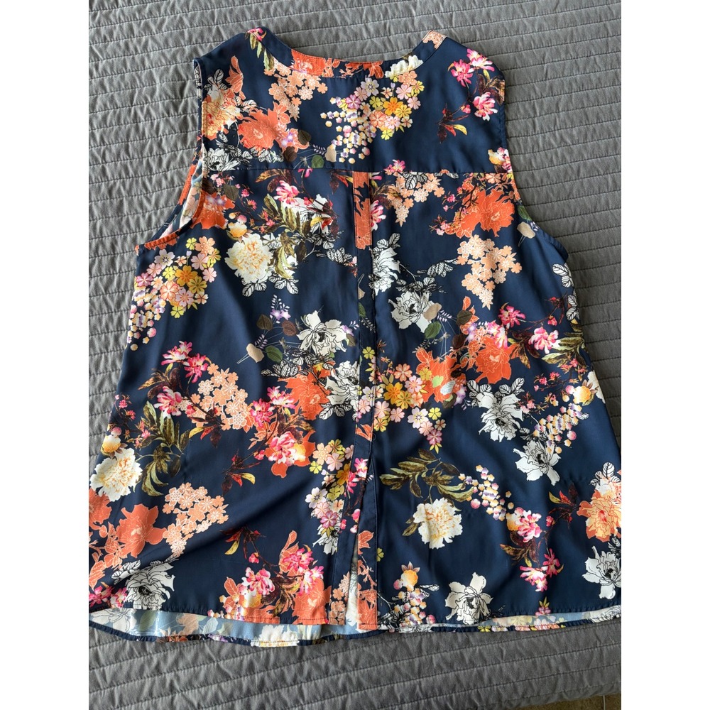 Daniel Rainn Navy Floral Pintuck V-Neck Sleeveless Blouse Plus Size DX13975PR1 - Picture 8 of 9